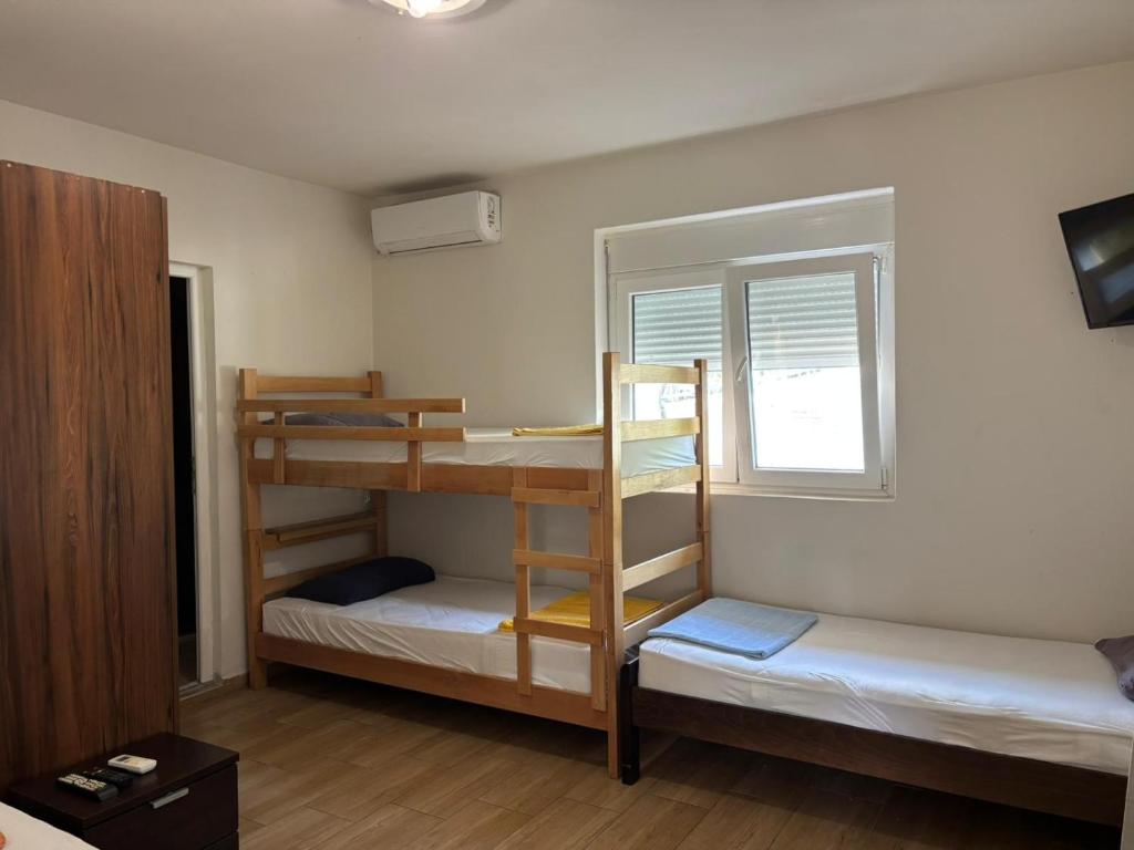 Vega's Hostel - 5