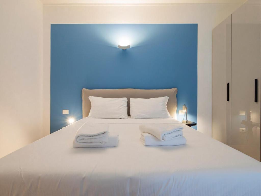 Xenia Milano - 2 rooms apt in Via Breno 1 - 3