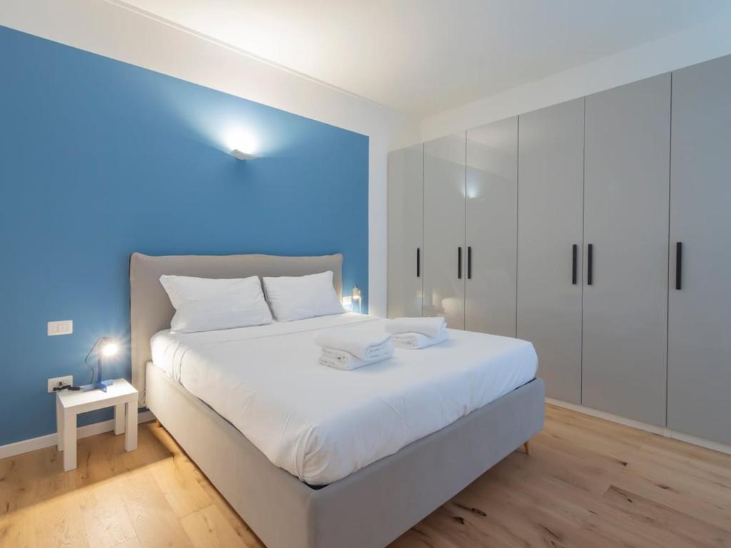 Xenia Milano - 2 rooms apt in Via Breno 1 - 1