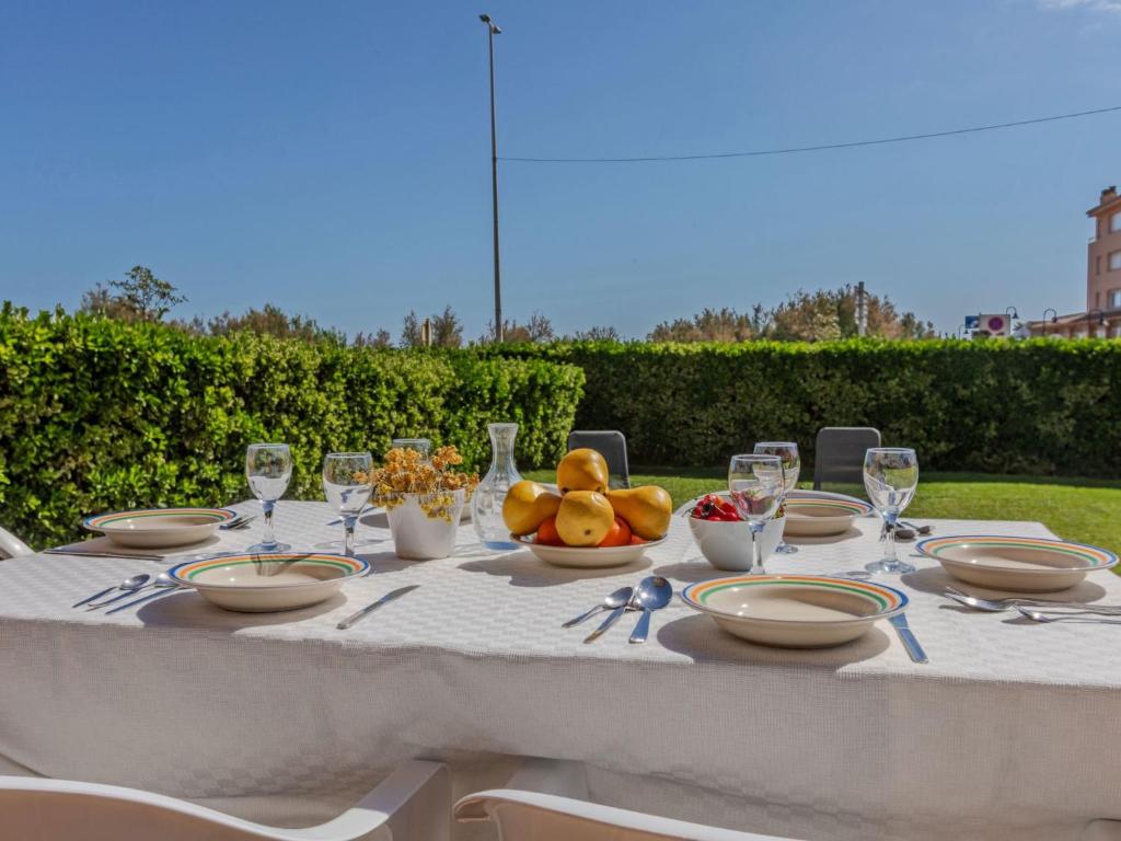Apartment Port Pals family terrace & garden by Interhome - 2