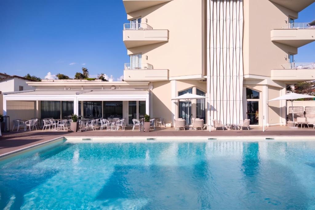 Grand Hotel - 3