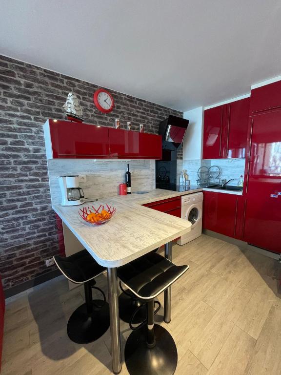 Red Pearl- Piscine, parking privé, Appartement pour 4 personnes tout équipé, plage de Richelieu à 200 mètres - 2