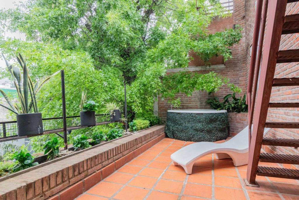 MOT Rentals Salvador 4600 Lux 5 Bd Mansion with Pool - 3