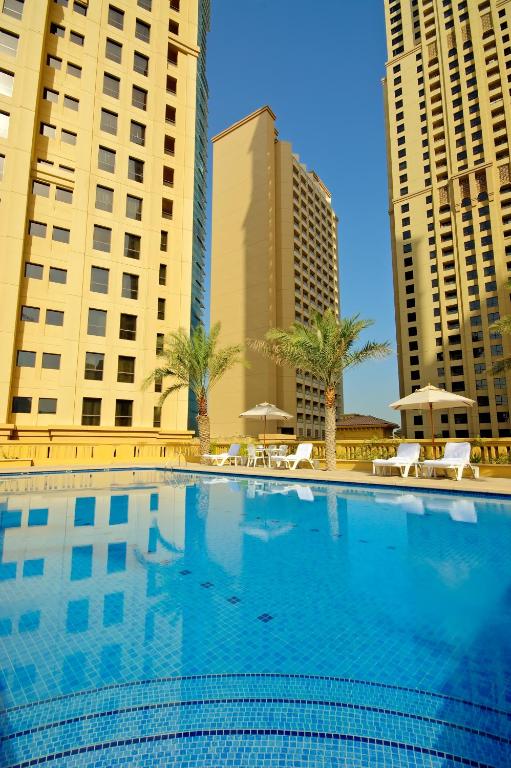 スイミングプール