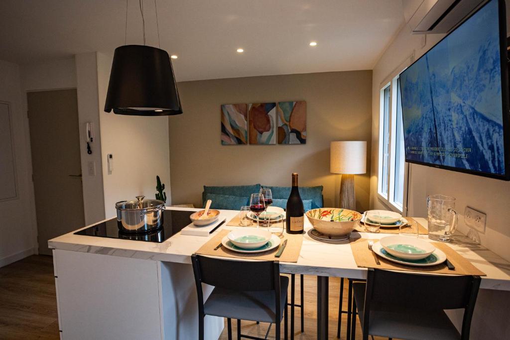 Superbe T2-T3 rénové, bord de mer, piscine, parking privé - 3