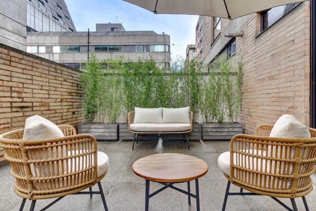 Deluxe 1BR Duplex with Terrace near El Virrey - 4