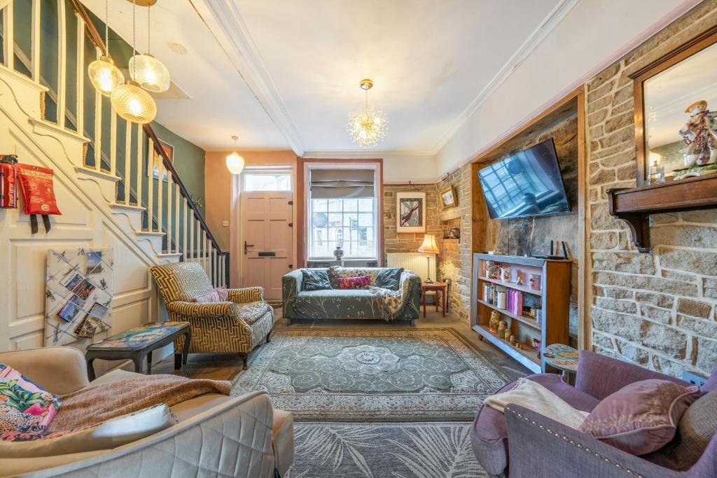 Period Townhouse, Hebden Bridge, Hebden Bridge - pet-friendly stay