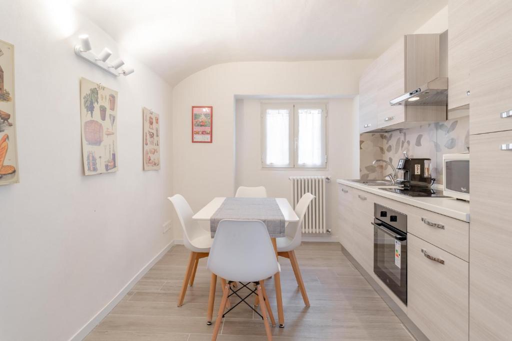 La Dolce Vita, Parking, Calandra 10 - 2