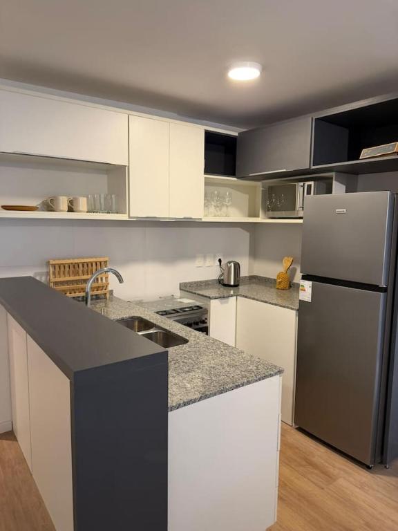 Luminoso apartamento con balcon y garage - 4