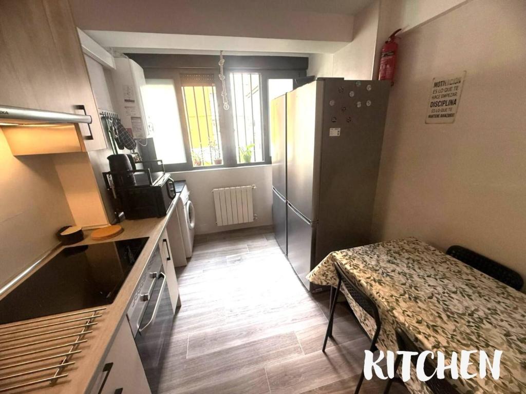 Cozy Guest Room in Central Madrid - Perfect for Professionals - 1
