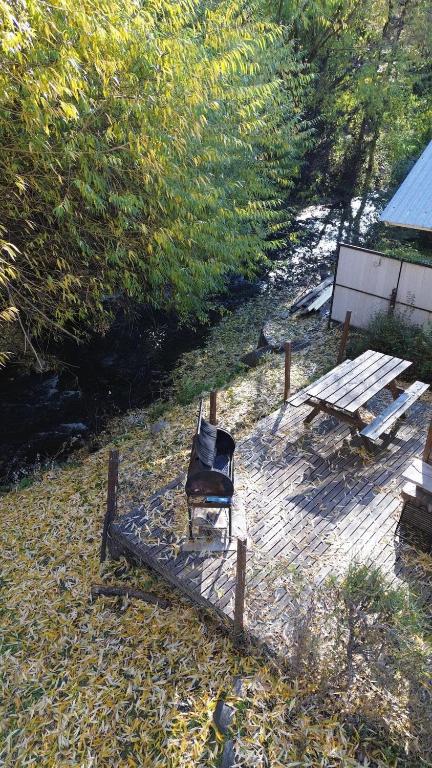 Cabaña soñada sobre el arroyo con dos dormitorios - 4