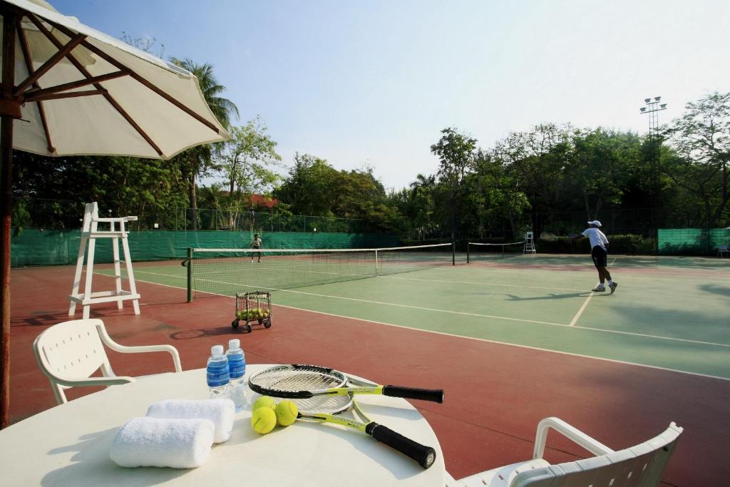 Tennis court