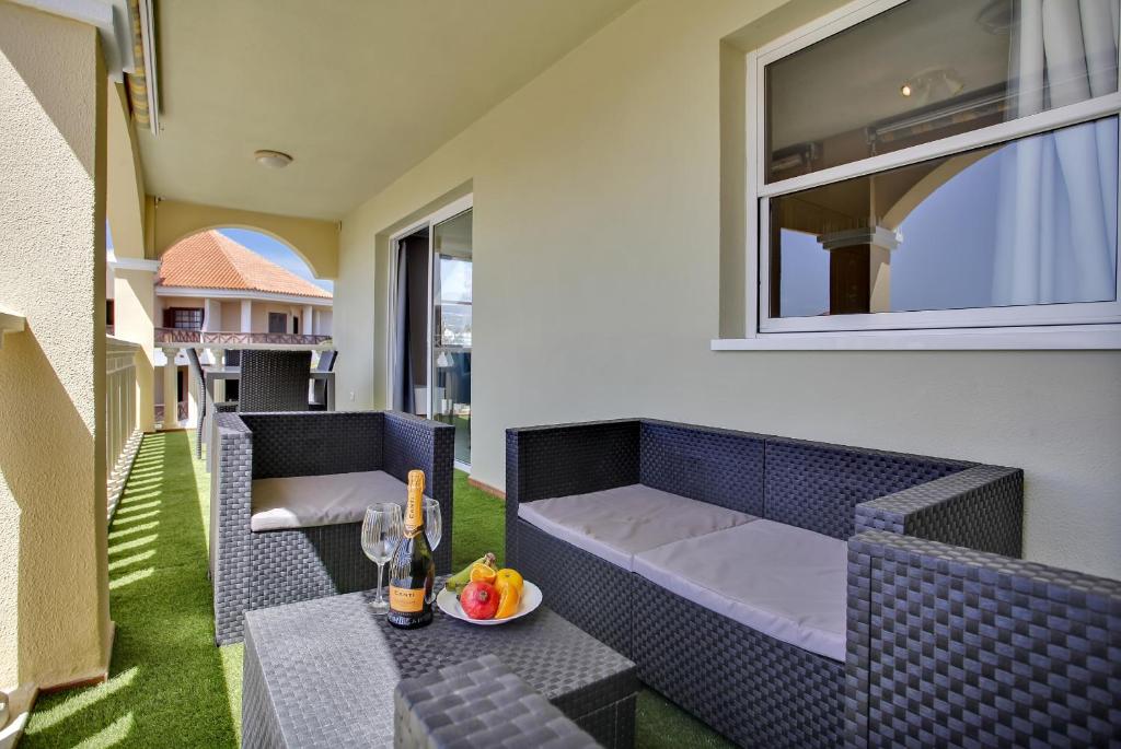 SUN AND GREEN, Heated Pool, 3 Rooms, Air C - 4