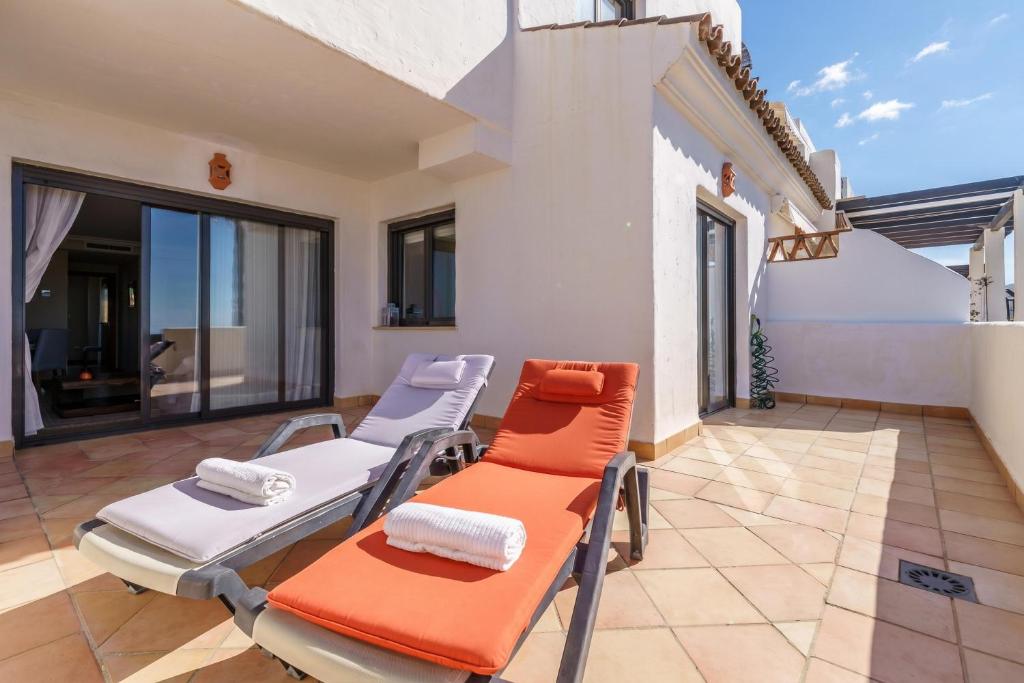 Sunset Seaview Corner With Pool - Happy Rentals - 3