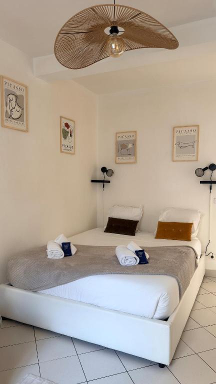 Cozy Studio Near Paris with Terrace, 10 min to Metro - 3