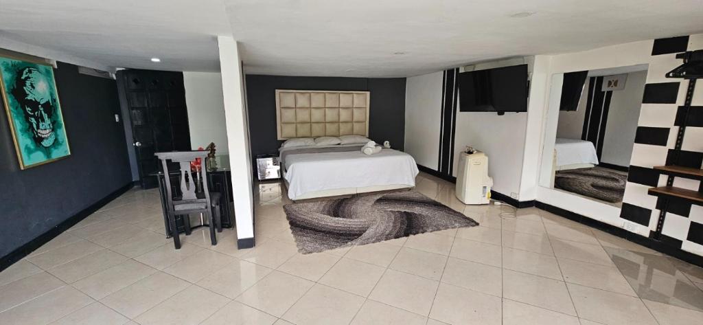 Luxuty Suite #9 JACUZZI n Bath - 1