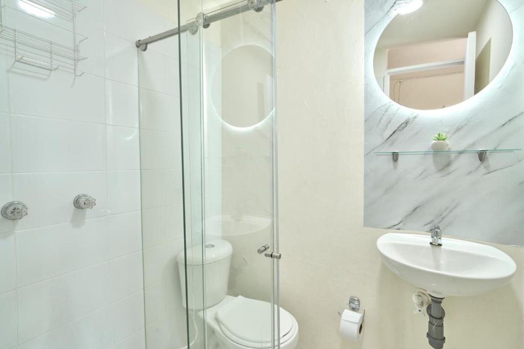El Poblado Room #1 with Private Bathroom, Balcony in Shared Apartment - 5