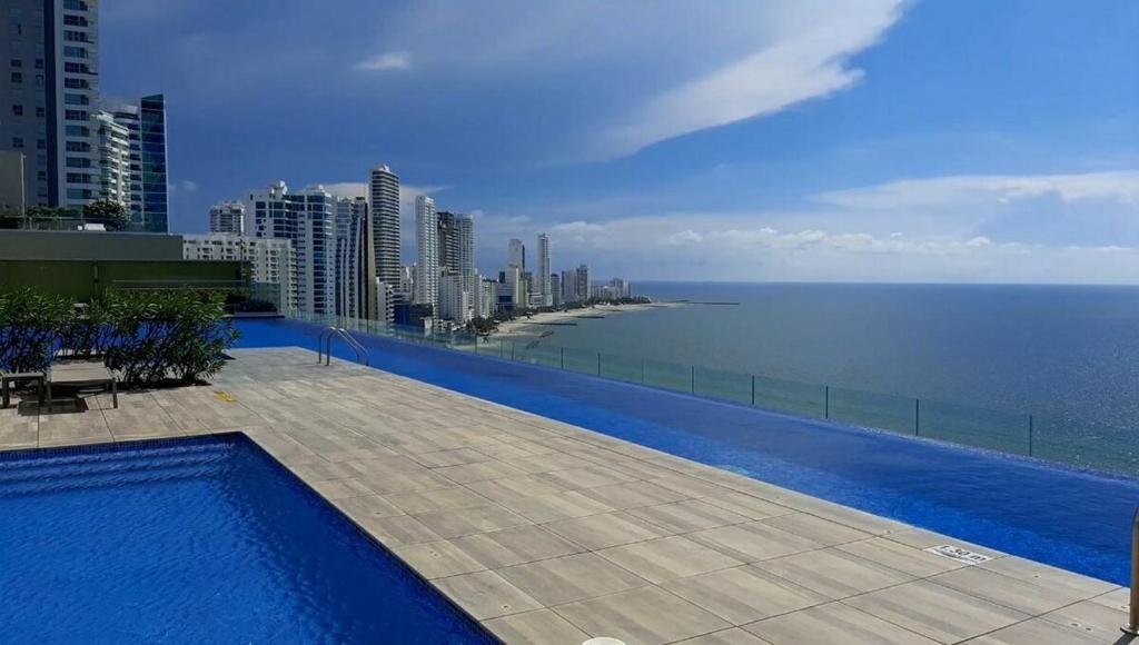 Bello apartamento con vista al mar exclusivas instalaciones - 5