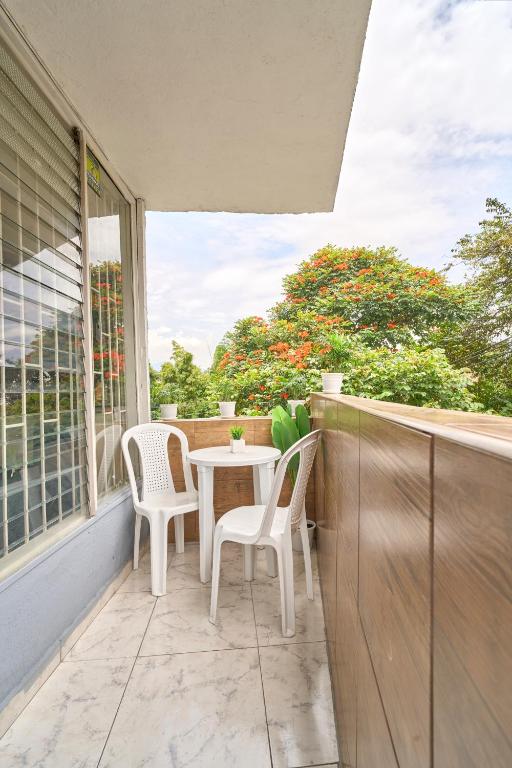 El Poblado Room #1 with Private Bathroom, Balcony in Shared Apartment - 4