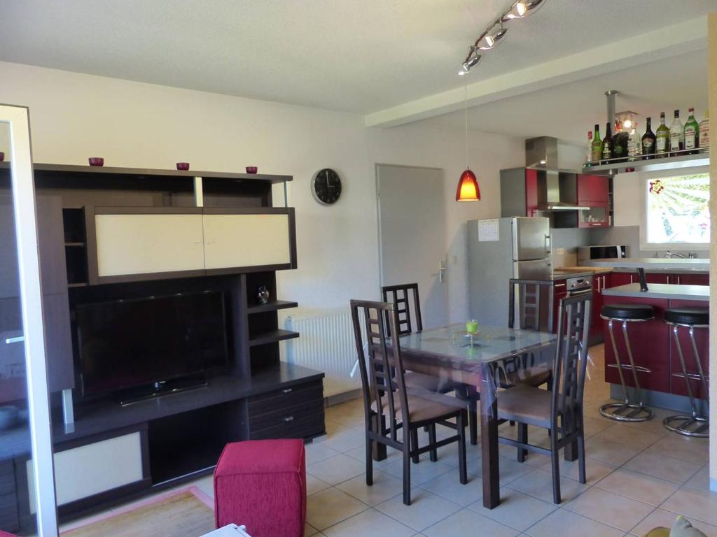 Le Brigantin, villa mitoyenne de 68m2 avec terrasse, jardinet et petit garage - 5