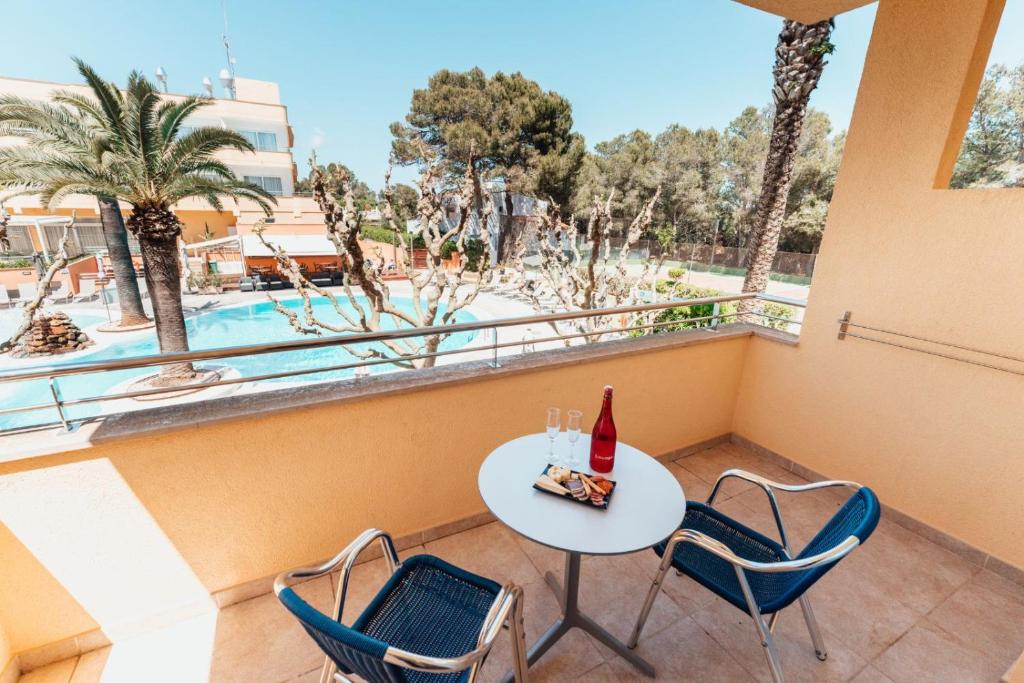 Sagitario Playa — Swimming pool in Cala Blanca, Balearic Islands