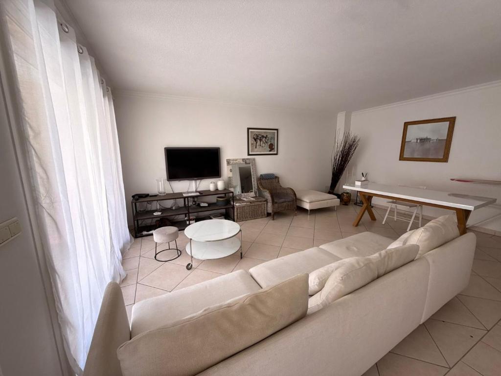 2-Bedroom Apartment in Cannes ,Terrace, 4 People, Beaches , Downtown - 2