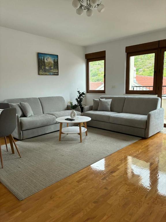 Captain's Luxury Apartments - 5