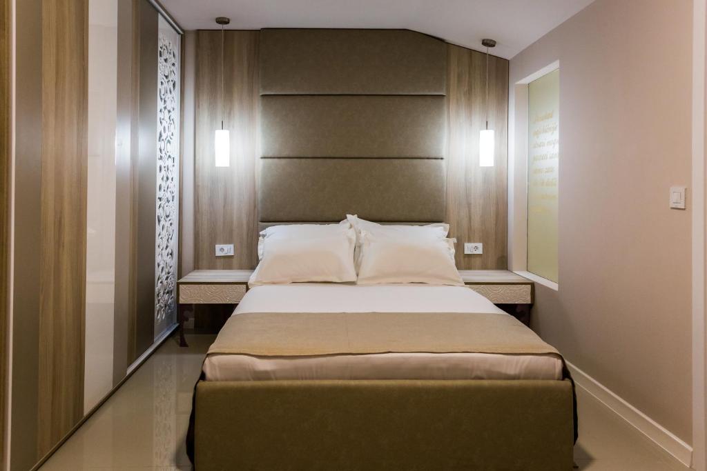Hotel Crystal Light photo