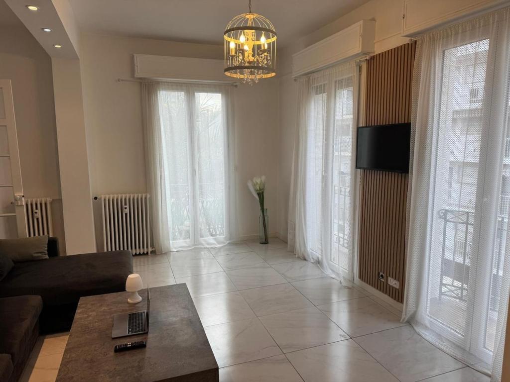 Apartment in center of Juan-les-Pins near sea - 1