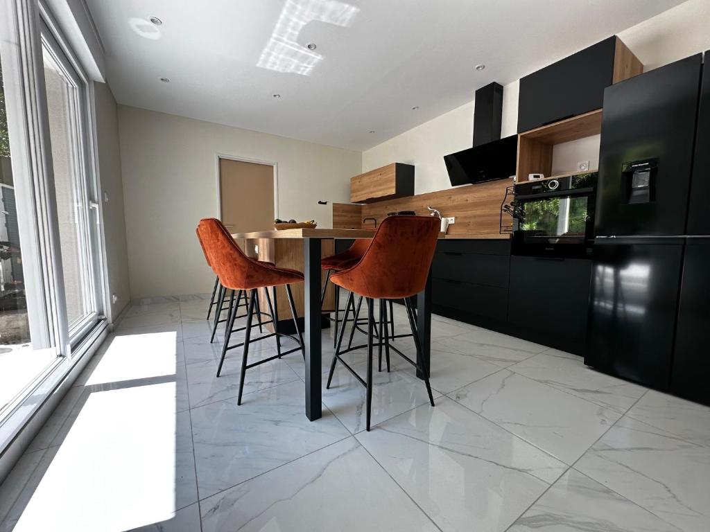 Maison d'hôte, L écrin de la Boudière, Chambre immersive et Spa en option - 4