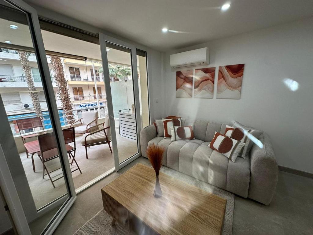 Luxury location , ideally situated near sea - 4