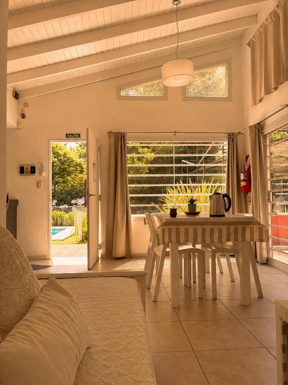 Cabañas Aires del Sur, con gran parque y pileta - 4