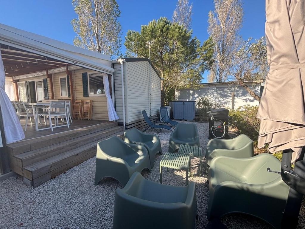 Mobil home 8 personnes au camping Les Pins Maritimes - 2