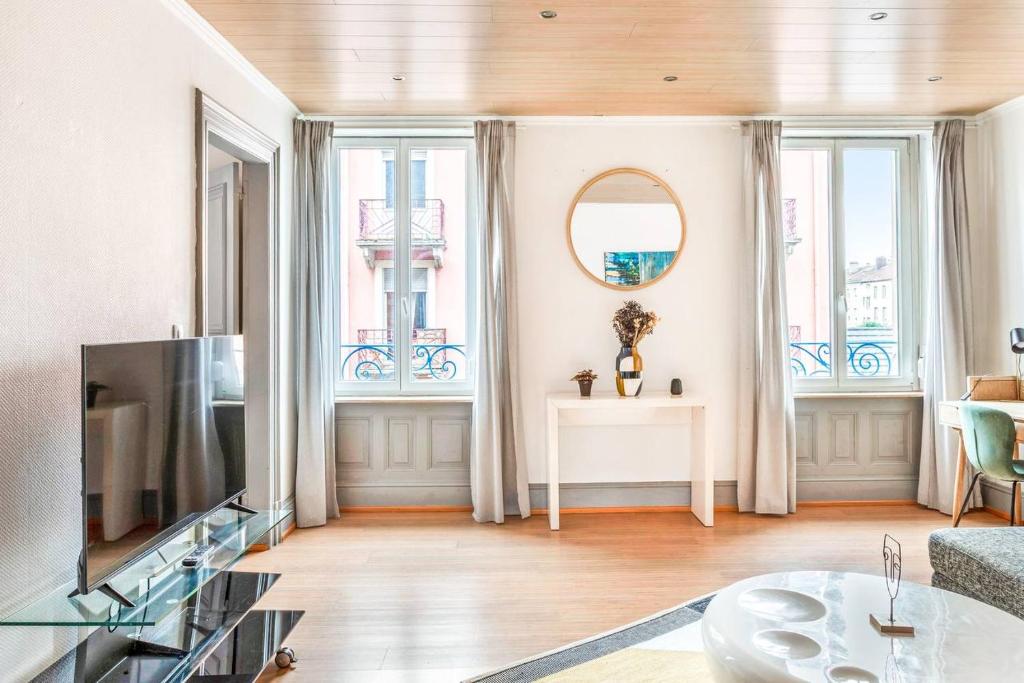 By FLB PROPERTY - La Maison Dorée - 2