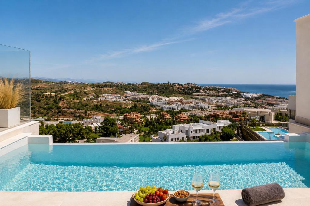 Luxury Penthouse with private pool, seaview solarium BBQ, Gym, paddle and free parking - Magnolia Properties - 1