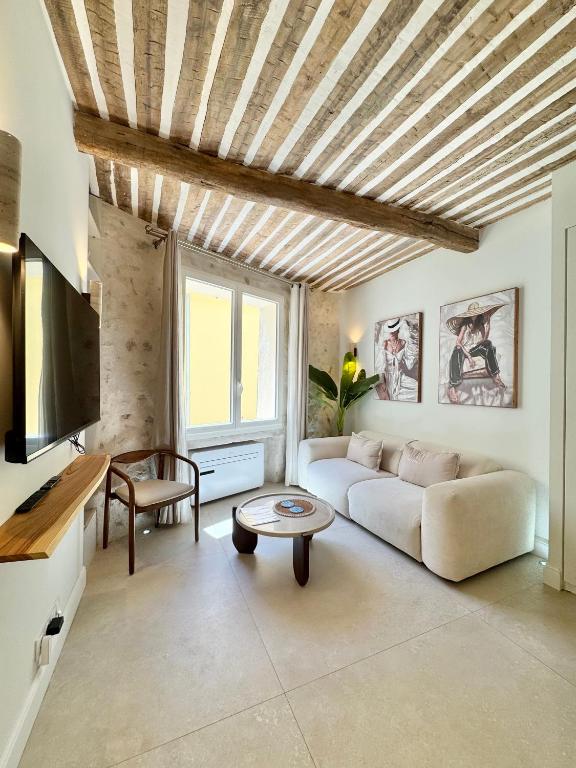 Luxe et Charme sur les Remparts du Vieil Antibes - 2