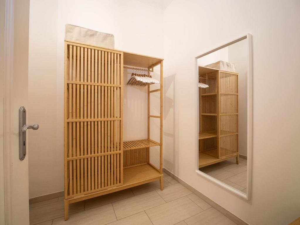Comfy City Center Apartment - 3