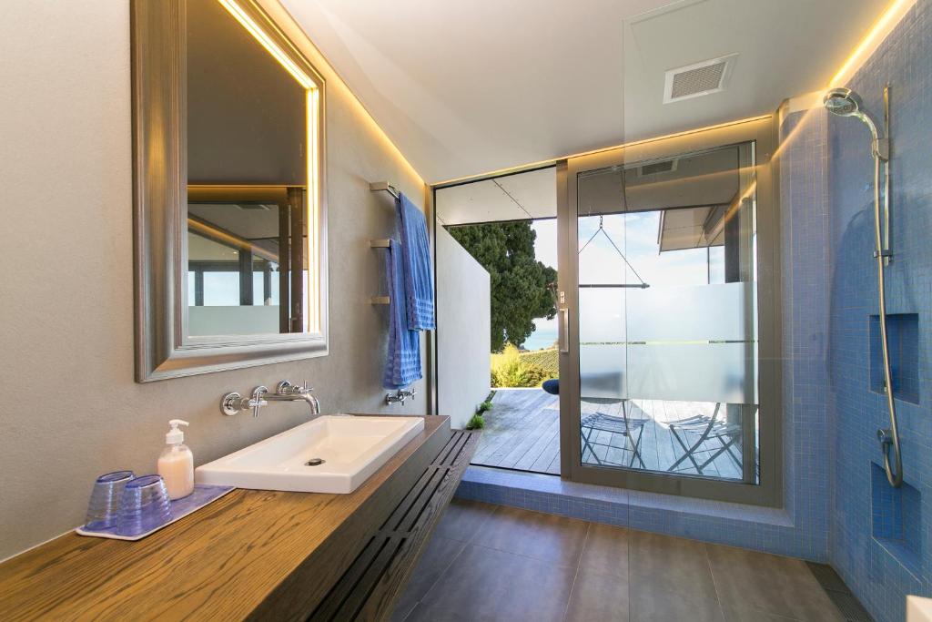 Waiheke Luxury Blue and Green Rooms photo