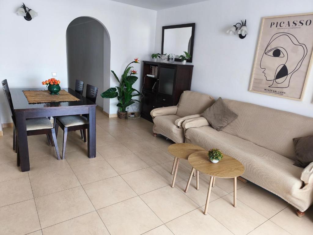 Frontbeach apartment in los Boliches - 2