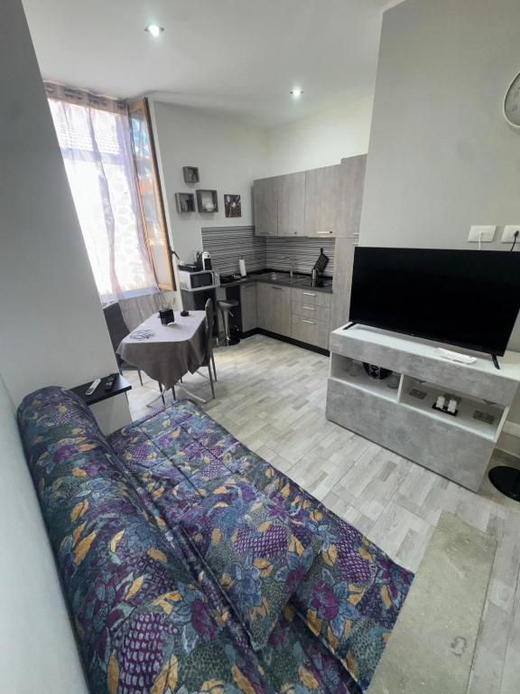 Holiday House - 1
