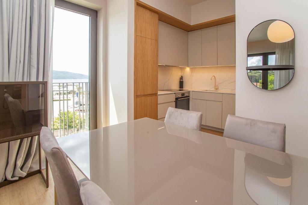 Porto Montenegro Boka Thea 404 - Sea view - 4