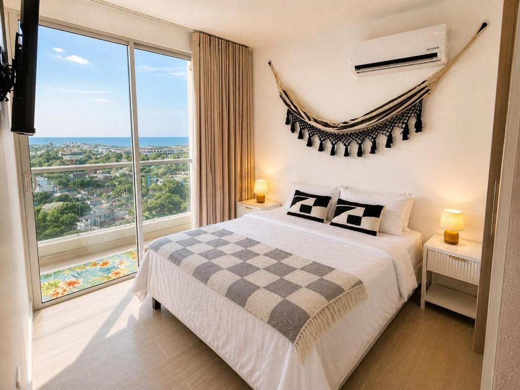 Caribbean Views & Beach Walks, Pool & Gym - 3