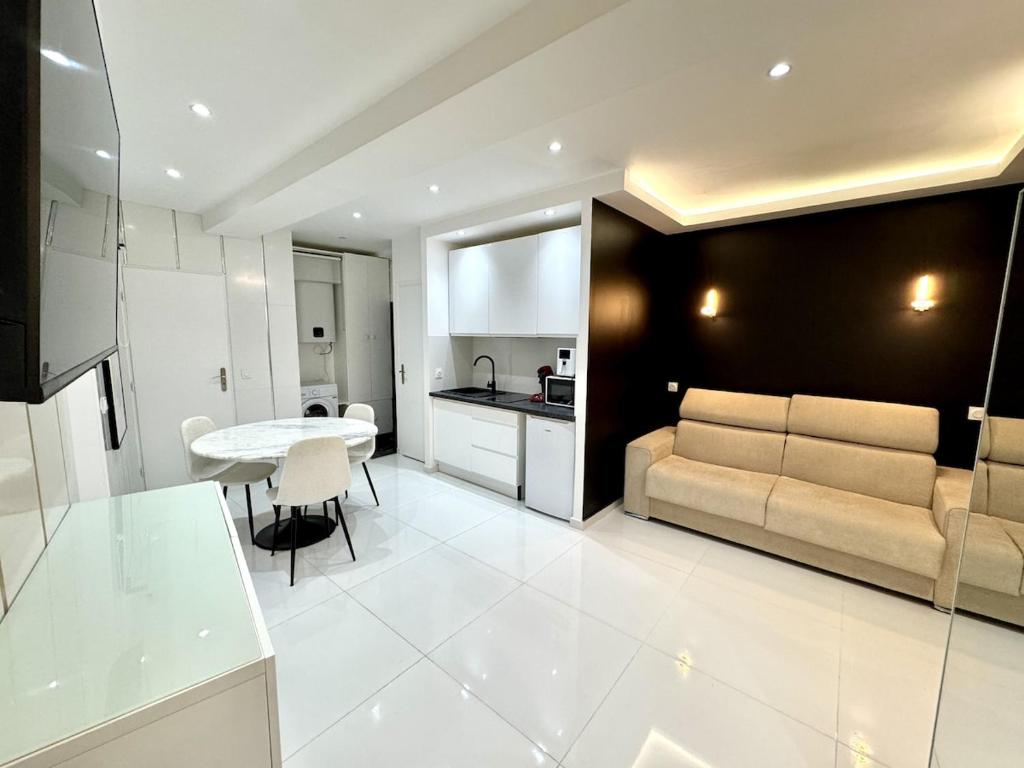 Appartement situé à 5 minutes à pieds du palais des festivals - 4