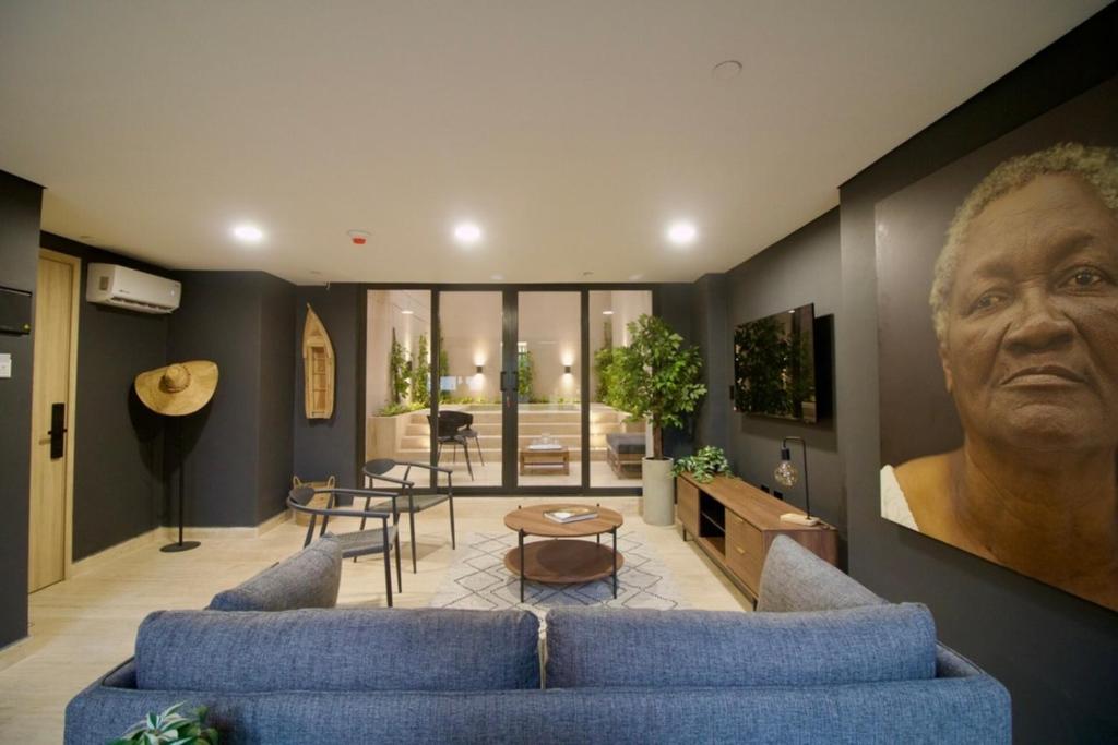 Spectacular 3BR - Private Jacuzzi - Downtown Gem - 4