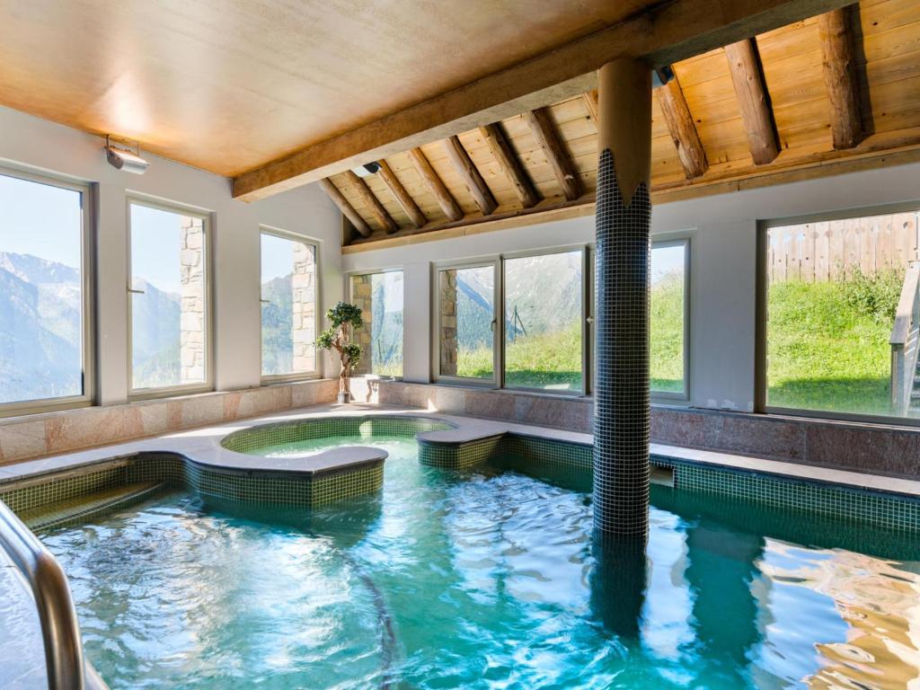 Ski Chalet Apartment for 6 - 2