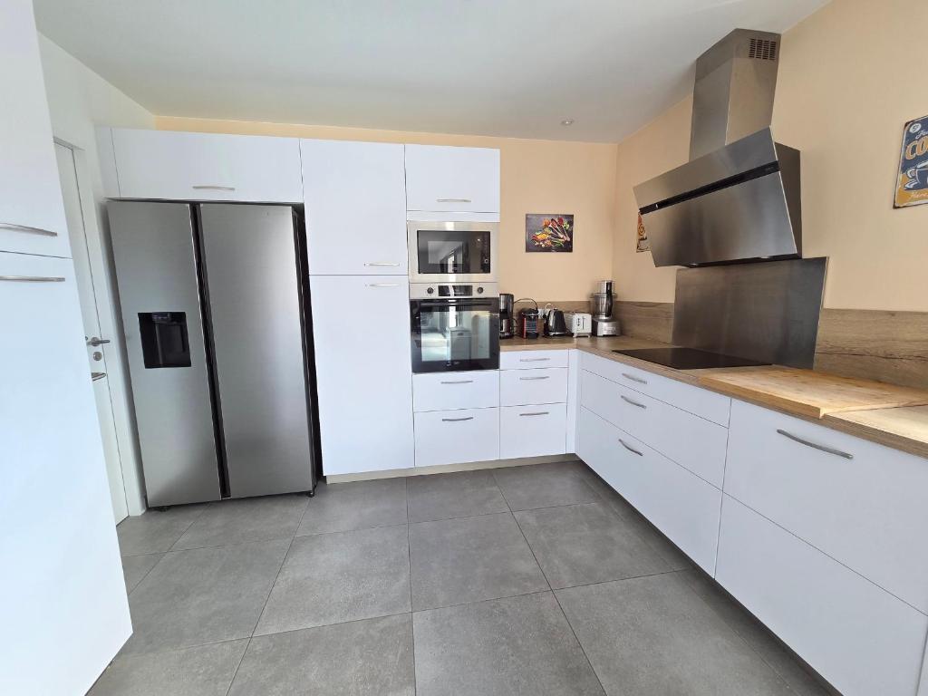 Villa neuve 130m² avec piscine chauffée, 4 chambres - FR-1-194-321 - 4