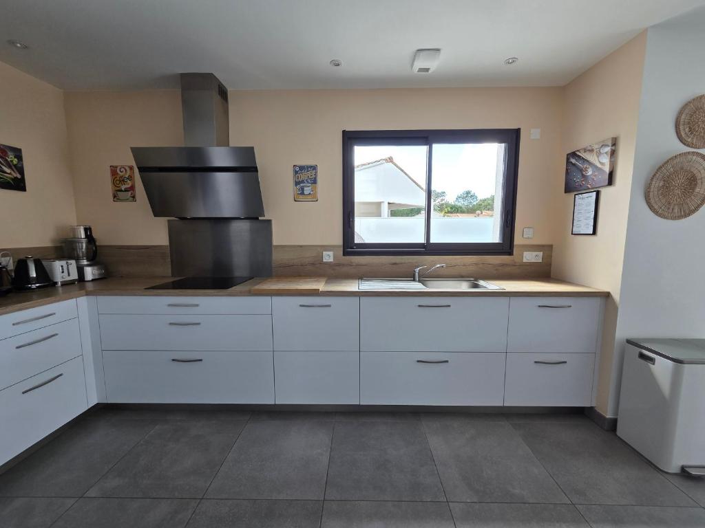 Villa neuve 130m² avec piscine chauffée, 4 chambres - FR-1-194-321 - 5