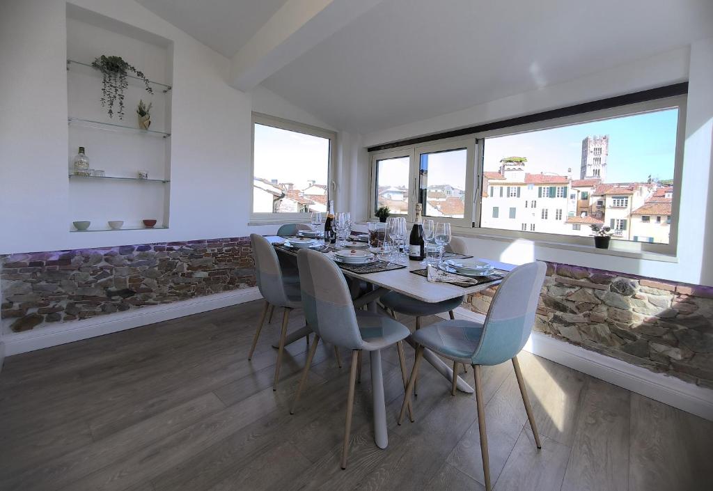 Caesar's luxury apartment in Lucca Center town Roman Amphitheater - 2