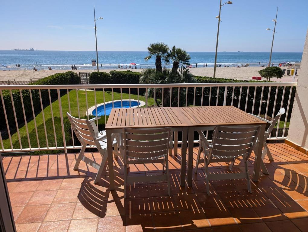 Parasol Holiday Sunny Beach Lovers 1 - 3