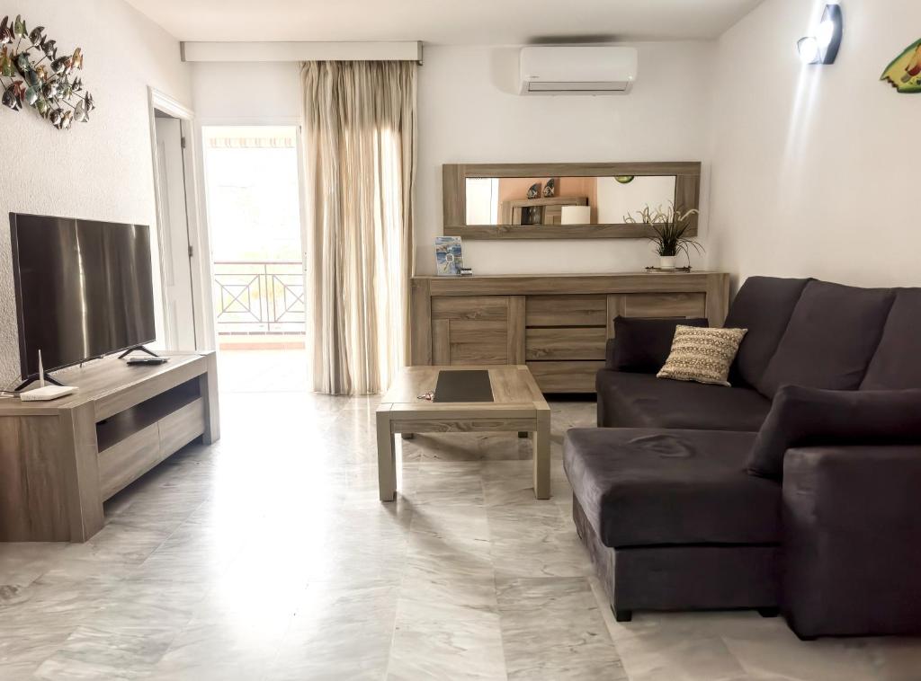 Dinastia B403 by Tenerife Rental & Sales - 1